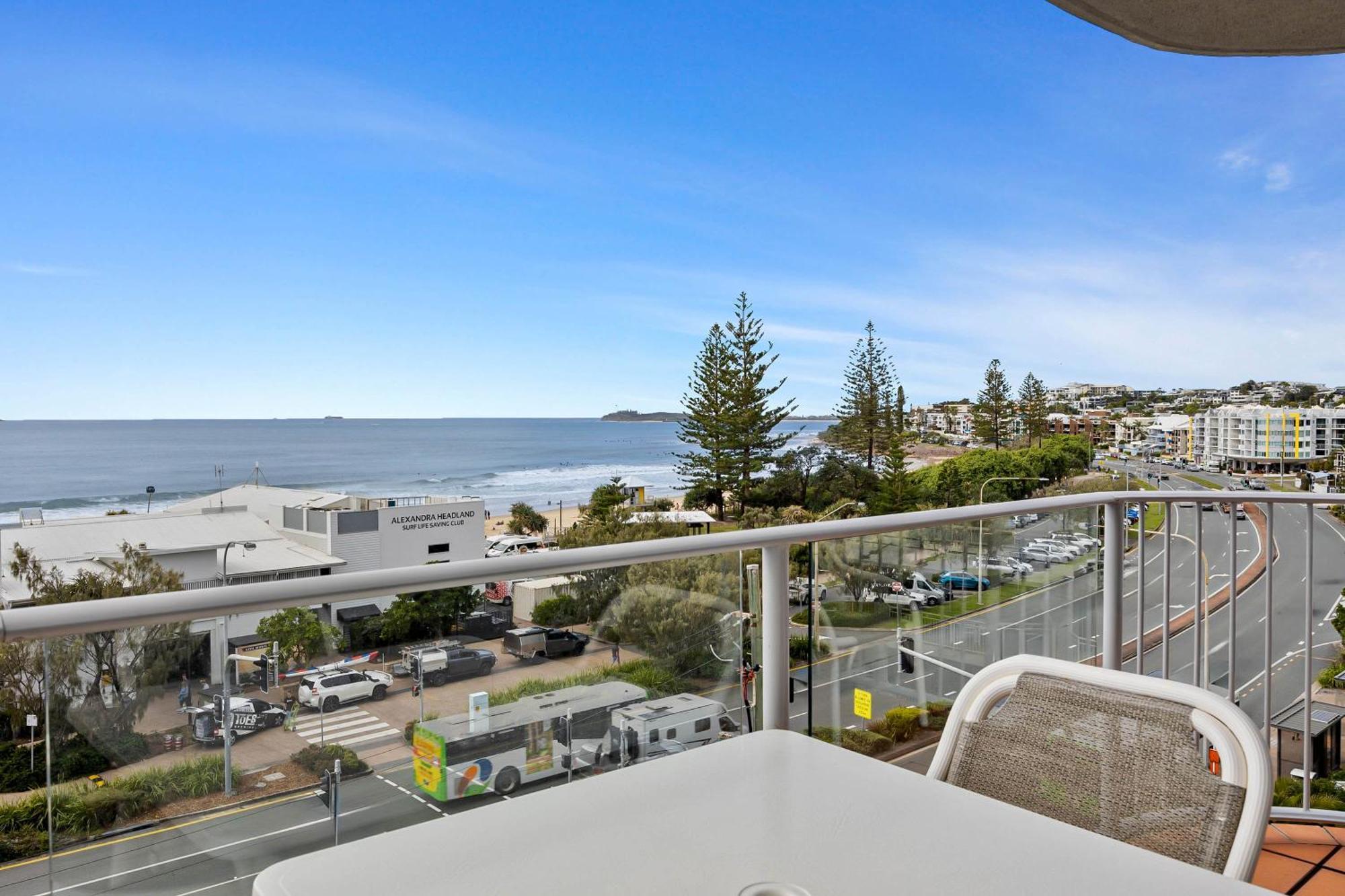 Mandolin Beachfront Resort Alexandra Headland Exteriör bild