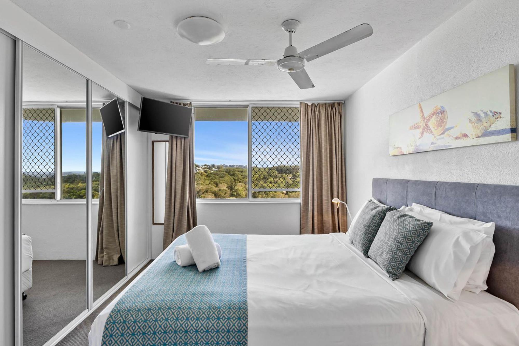 Mandolin Beachfront Resort Alexandra Headland Exteriör bild