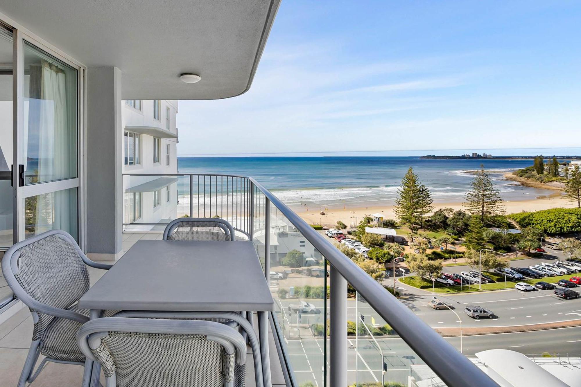 Mandolin Beachfront Resort Alexandra Headland Exteriör bild