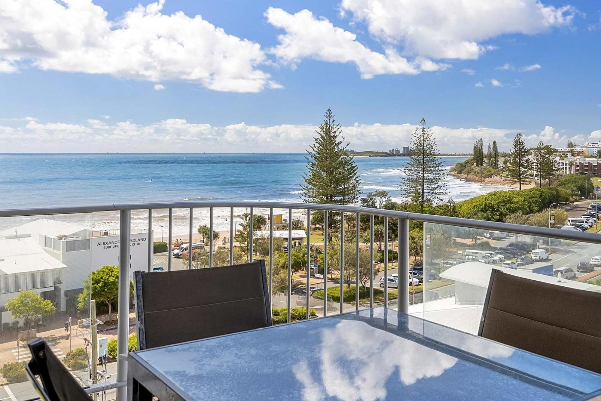 Mandolin Beachfront Resort Alexandra Headland Exteriör bild