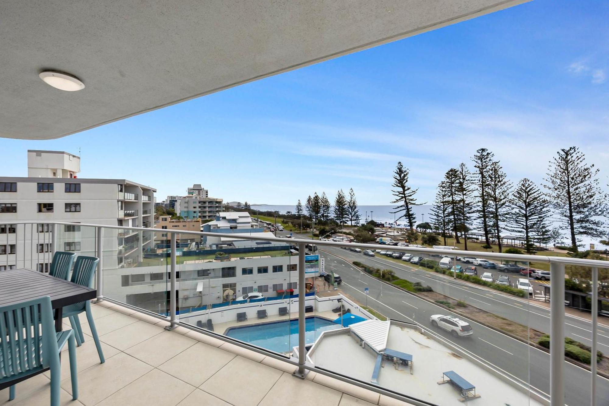 Mandolin Beachfront Resort Alexandra Headland Exteriör bild